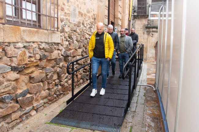 La Diputación de Cáceres ofrece ayudas para mejorar la accesibilidad en pequeños municipios