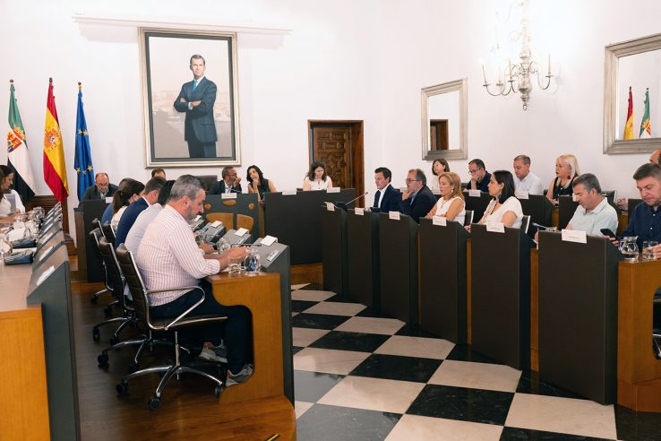La Diputación de Cáceres colaborará con Fundación Primera Fila para desarrollar el proyecto '3VA'