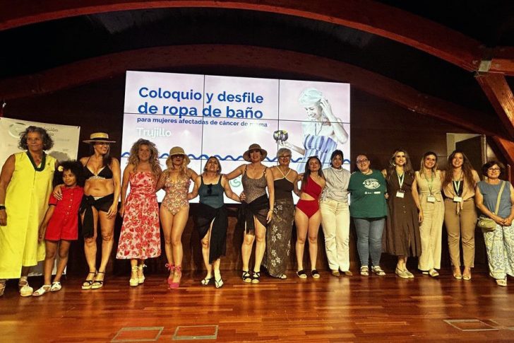 20260619_asociaciones_aecc Un desfile de moda celebrado en Trujillo reivindica la identidad y la belleza real tras el cáncer de mama