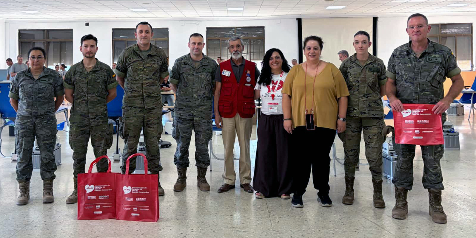 ADMO Extremadura vuelve a promover la donación de médula en el ámbito militar en Cáceres