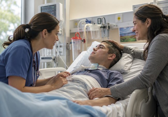 No es que no colabore: es que tiene miedo. Discapacidad grave, hospitales y esa distancia que también duele