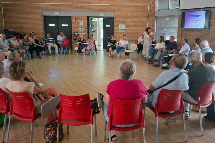20260925_mayores_caceres El Ayuntamiento de Cáceres destina 25.000 euros a 13 asociaciones de personas mayores de la ciudad