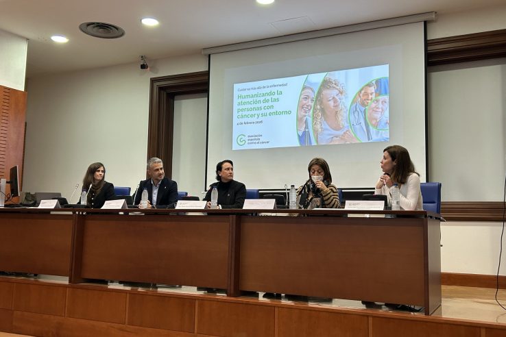 La Asociación Española Contra el Cáncer presenta un modelo de atención al cáncer más humano e integral