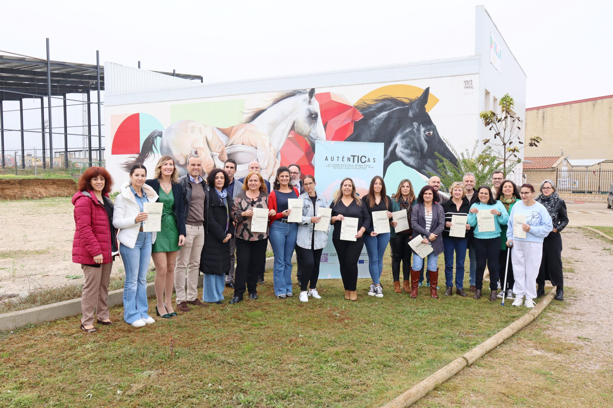 Más de 60 mujeres con discapacidad mejoran su formación digital gracias al programa AuténTICas