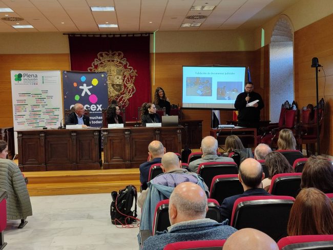 Plena Inclusión Extremadura y el TSJEX colaboran para adaptar documentos judiciales a lectura fácil
