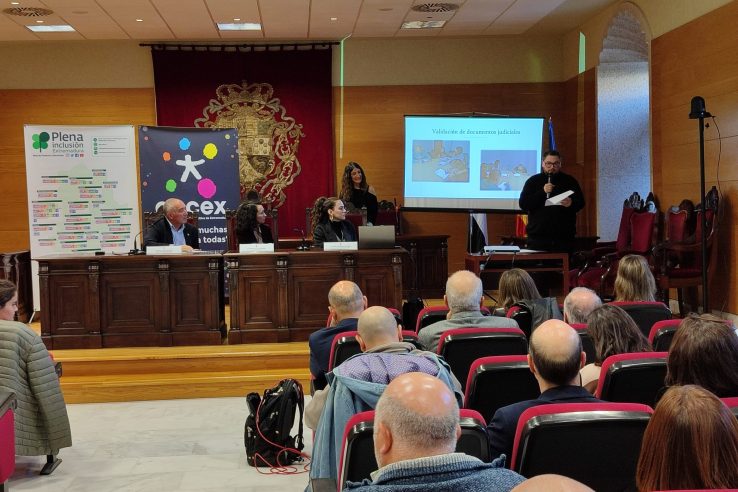 Plena Inclusión Extremadura y el TSJEX colaboran para adaptar documentos judiciales a lectura fácil