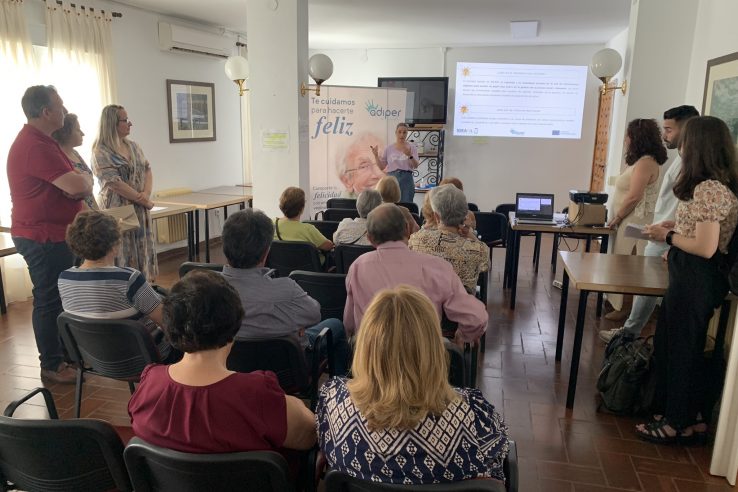El Ayuntamiento de Los Santos de Maimona y Adiper desarrollan el proyecto 'Espacios amigables con los mayores'
