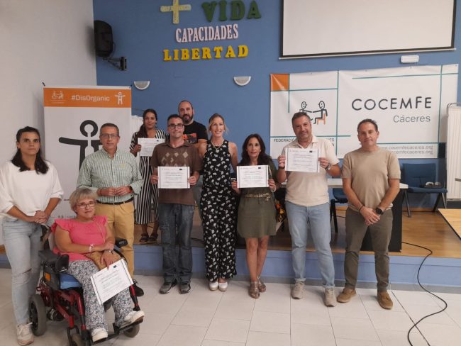 Diez personas con discapacidad reciben formación desde Cocemfe Cáceres mejorando su empleabilidad
