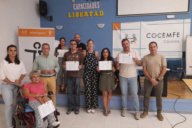 Diez personas con discapacidad reciben formación desde Cocemfe Cáceres mejorando su empleabilidad