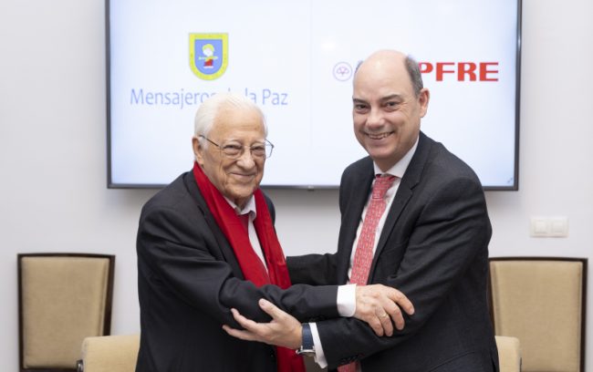 Mapfre y Mensajeros de la Paz firman un acuerdo para mejorar la atención a las personas mayores en España