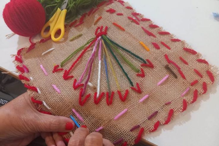 Hilvanando vidas y recuerdos para sensibilizar sobre el Alzheimer en Olivenza