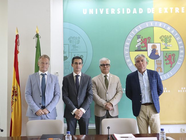 Ibercaja y Fundación CB renuevan su colaboración con el 'Aula de patrocinio de economía social y cooperativas' de la Universidad de Extremadura