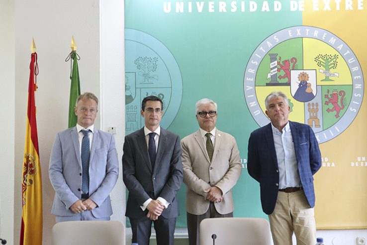 Ibercaja y Fundación CB renuevan su colaboración con el 'Aula de patrocinio de economía social y cooperativas' de la Universidad de Extremadura