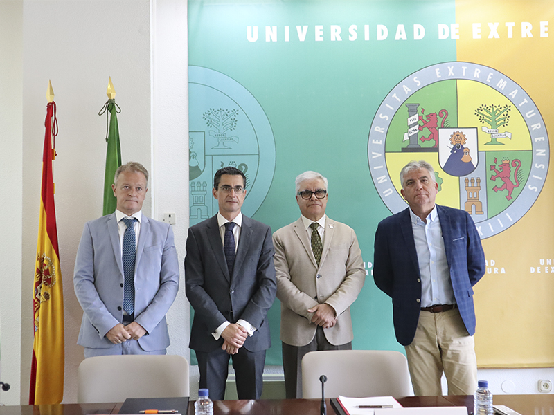 Aula de Patrocinio Ibercaja y Fundación CB renuevan su colaboración con el 'Aula de patrocinio de economía social y cooperativas' de la Universidad de Extremadura
