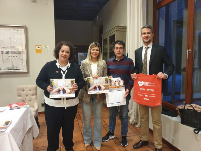 La Asociación para la Donación de Médula Ósea de Extremadura presenta su 'Calendario Solidario' 2024