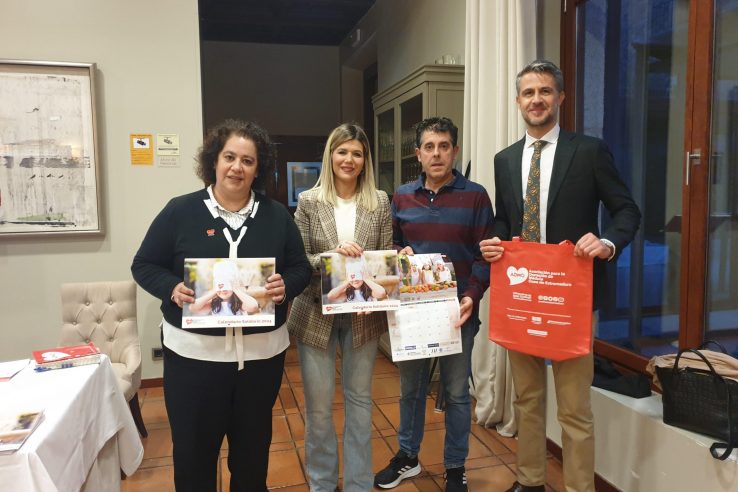 La Asociación para la Donación de Médula Ósea de Extremadura presenta su 'Calendario Solidario' 2024